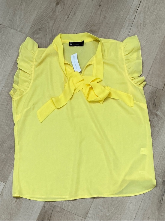 New York & Company Tops - New York & Company Yellow Bow-Tie Ruffle Cap-Sleeve Blouse